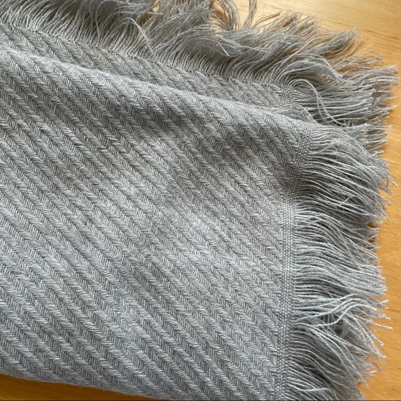Terra Di Siena Tweed Scarf with Fringe Grey - Picture 6 of 12